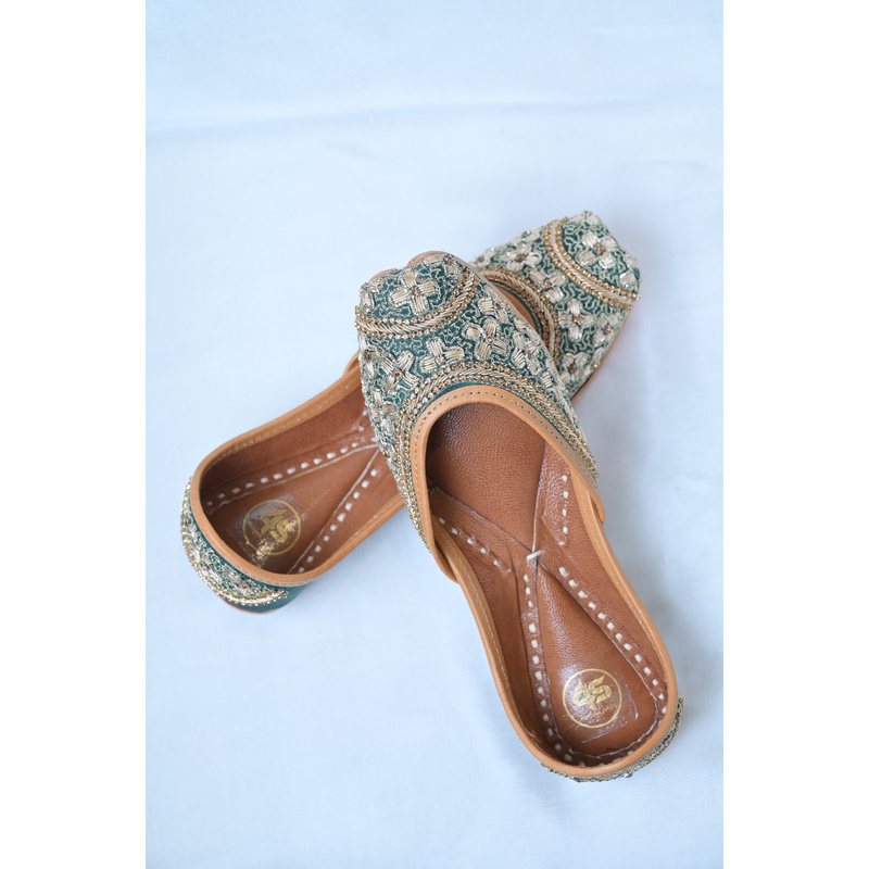 Emerald Green Handcrafted Punjabi Jutti with Golden Embroidery