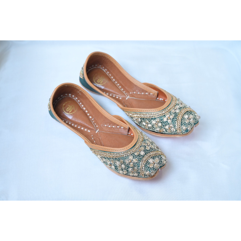 Emerald Green Handcrafted Punjabi Jutti with Golden Embroidery