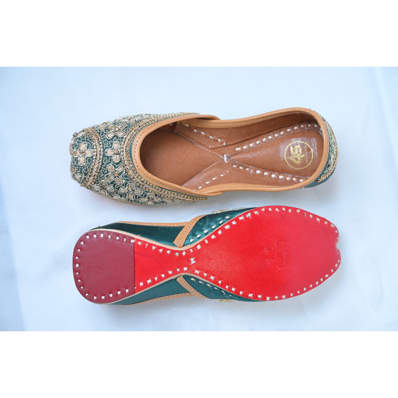 Emerald Green Handcrafted Punjabi Jutti with Golden Embroidery