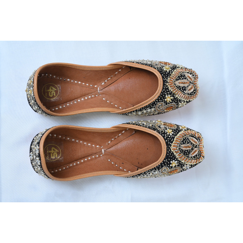Midnight Black Pearl & Zari Embroidered Punjabi Jutti