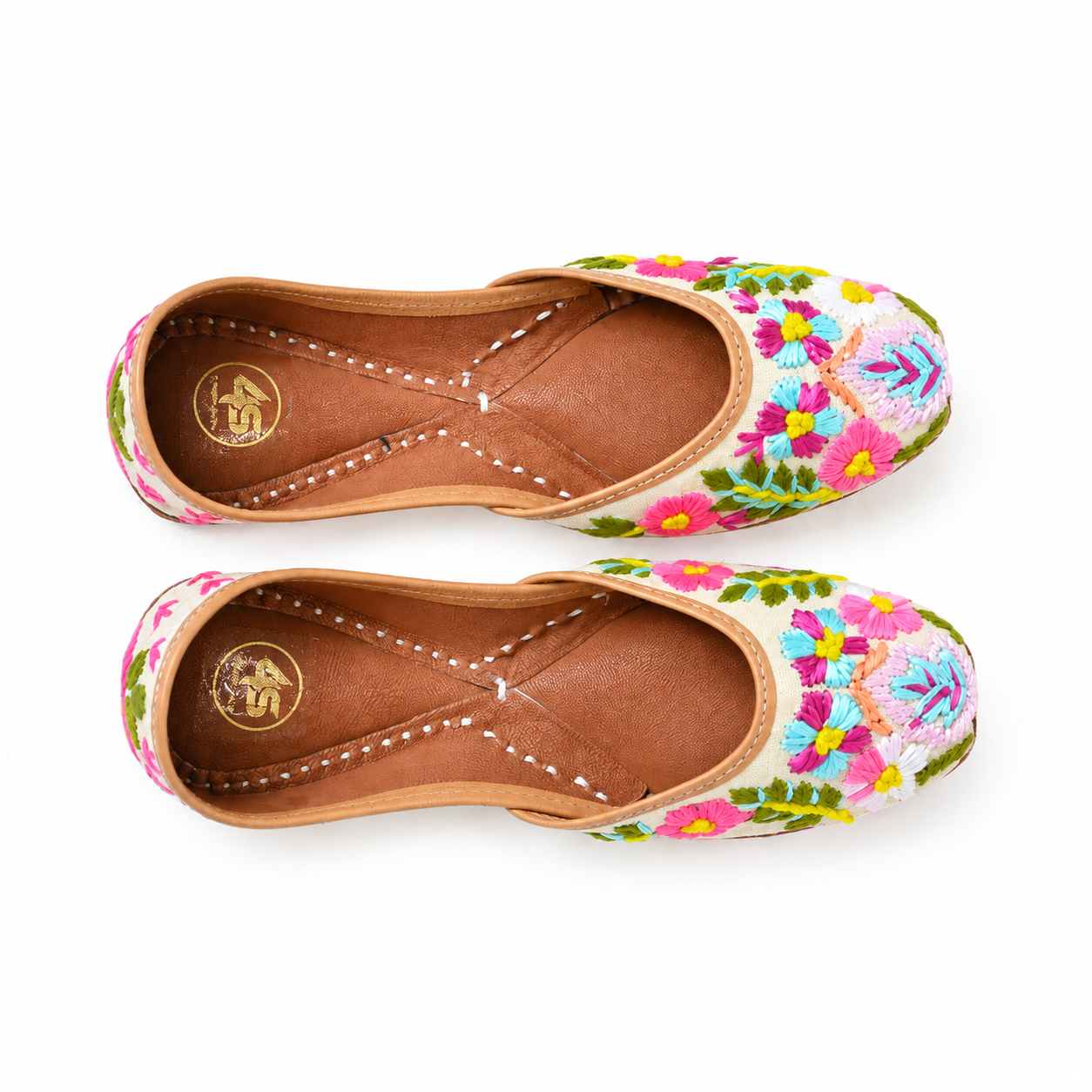 Ivory Multicolor Floral Handcrafted Punjabi Jutti